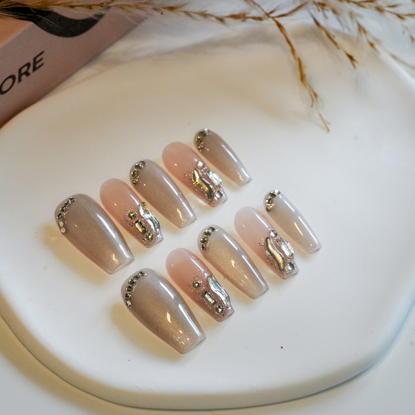 Champagne Radiance | Premium Press on Nails